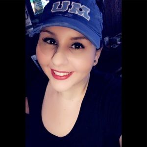 Meet your Posher, Cassandra